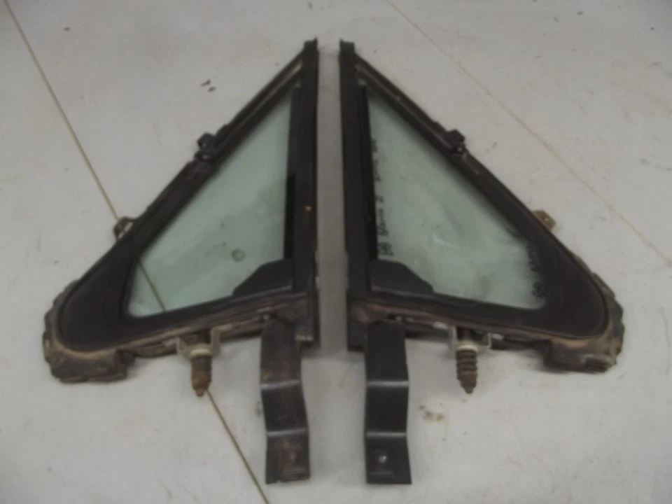 Ford Ranger Bronco II 1983-1988 puerta delantera manual ventilación ventana par OEM 1984 1985 Foto 4 de 4