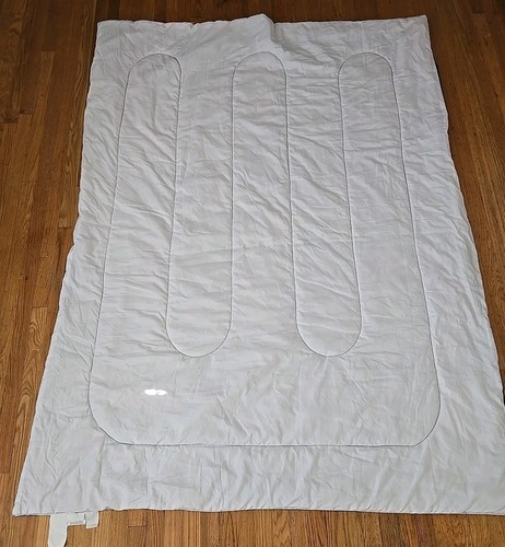 Atlanta Braves Blanket/Comforter 63" X 84" - Picture 7 of 7