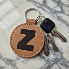 CUSTOM PERSONALIZED A-Z LETTER INITIAL FAUX LEATHER KEYCHAIN / TAG POCKET
