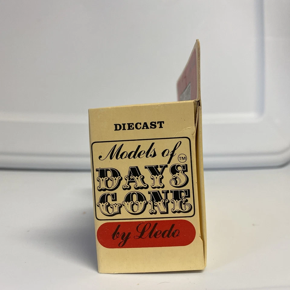 Lledo Days Gone Model Ford Fire Truck U.K Made Model San Diego Fire Chief - Image 4 of 4