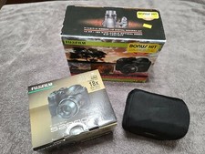 Fujifilm FinePix S2800HD 14 MP Hi Def Digital Camera 18x Wide Zoom  Batts  SD