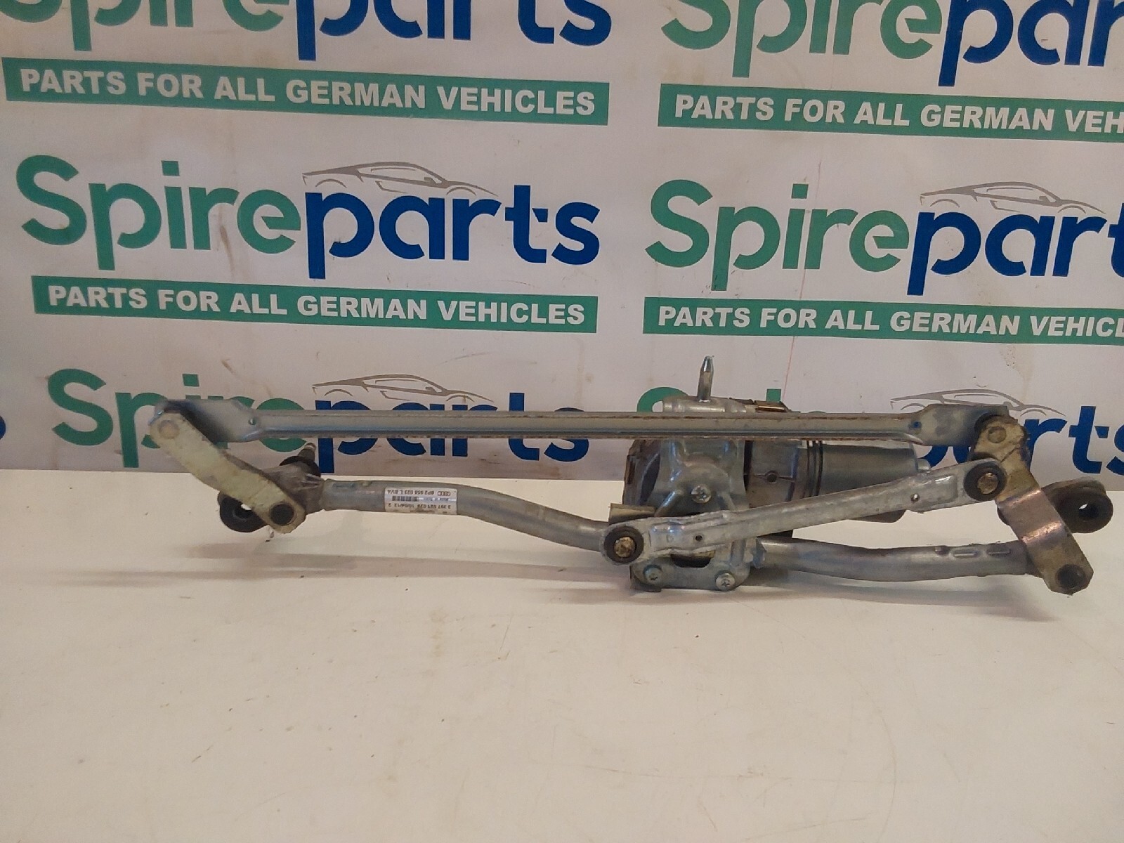 AUDI A3 8P 8P7 0813 FRONT WINDSCREEN WIPER MOTOR LINKAGE 8P2955119F
