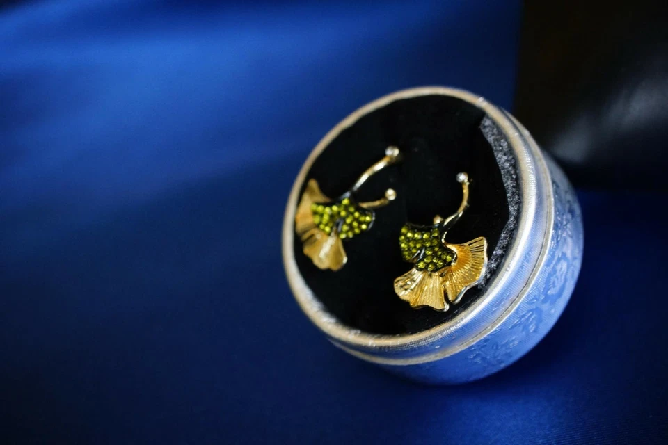 Ohrringe Stecker Gold Peridot Ginkgo Blatt Jugendstil - Bild 3 von 3