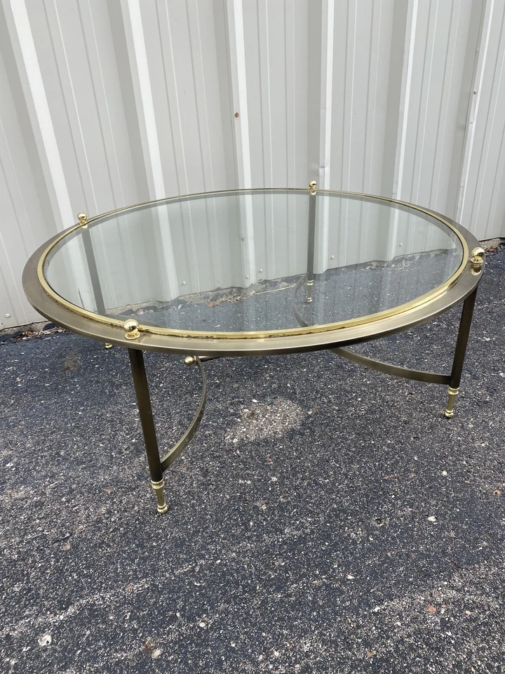 D.I.A. Mesa de centro redonda dorada Design Institute of America MCM acero y latón Foto 2 de 4