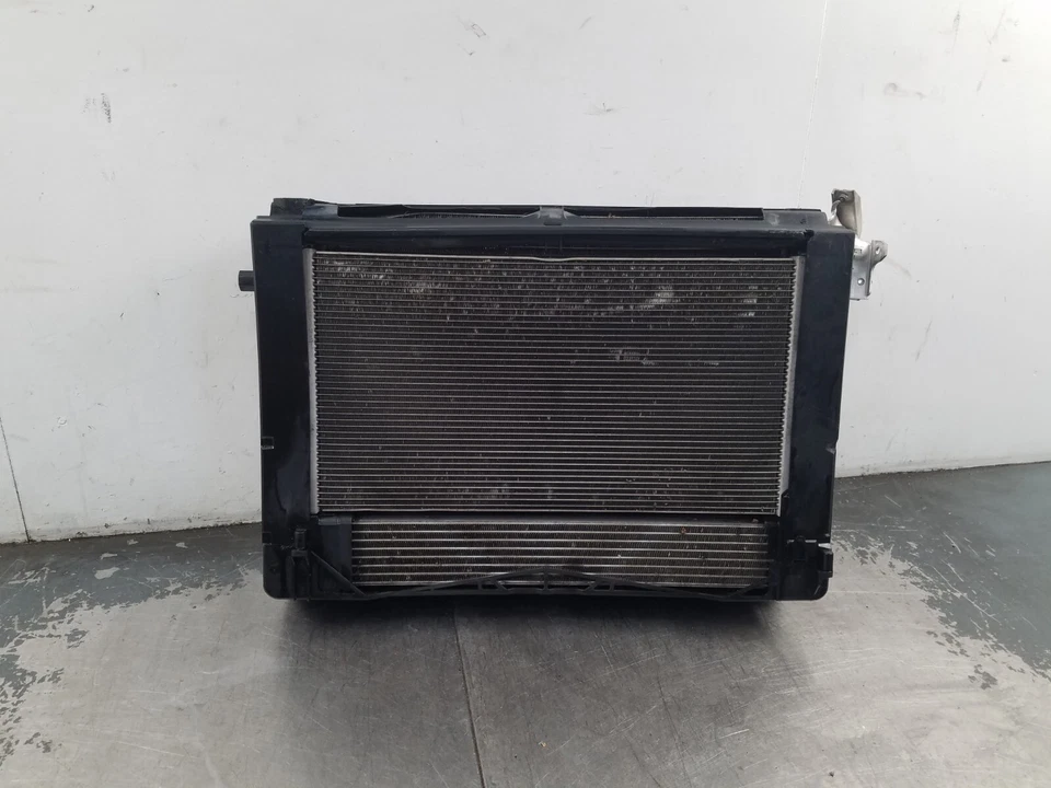 2013 BMW M5 F10 Radiator Condenser Fan Assembly #3439 A9 - Image 4 of 4