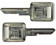 2 NEW GM Logo OEM IGNITION SWITCH "C" Key Blank Uncut 320652 54-C B50 01154604