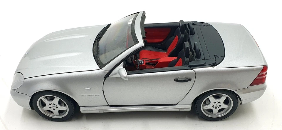 UT 1/18 Scale 101025C - Mercedes-Benz SLK AMG - Silver - Image 3 of 4