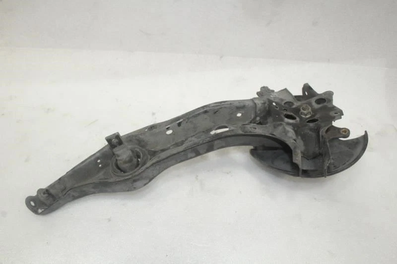 1994 1995 1996 1997 Acura Integra sedán trasero izquierdo nudillo eje buje ABS Foto 3 de 4