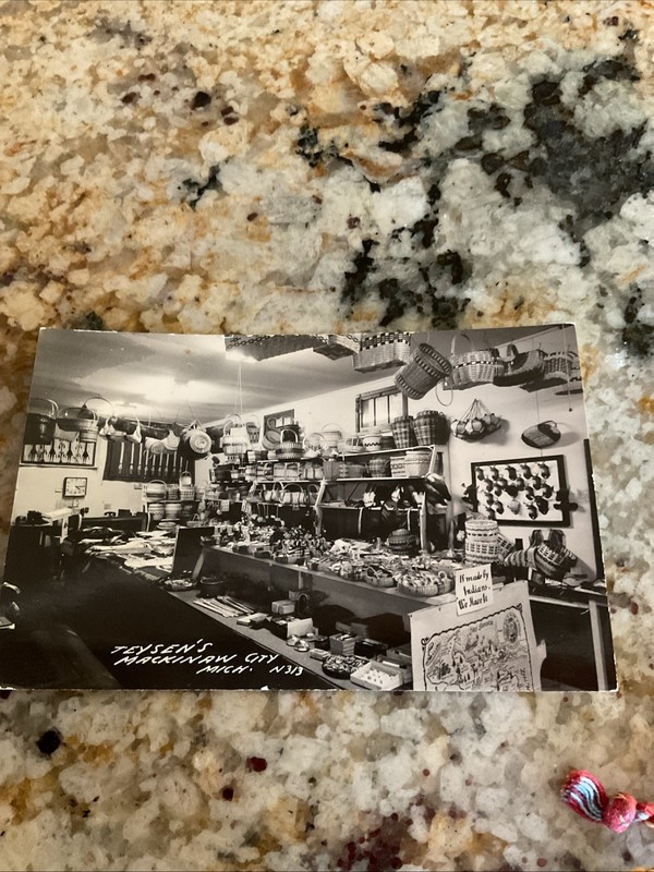 Michigan-Mackinaw-Teysen's-Gift Shop-Food-Vintage Postcard