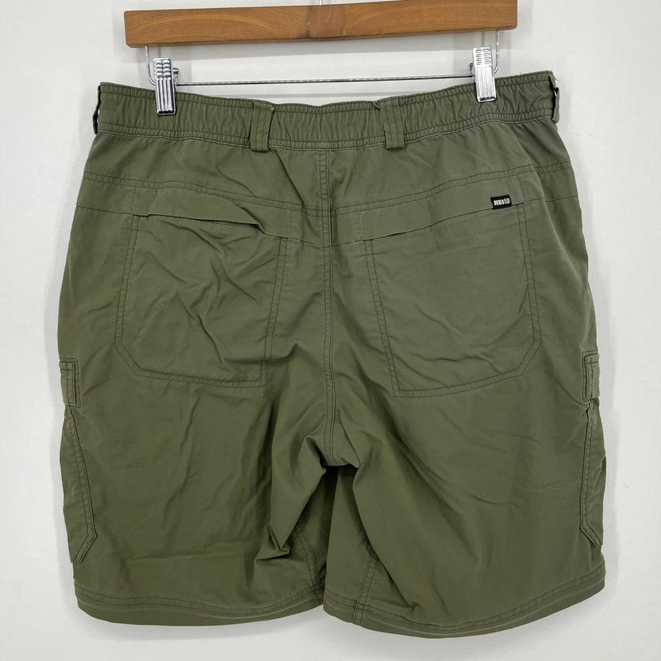 Мужские шорты REI Cargo размер 34 оливково-зеленые плоские спереди однотонные для походов на открытом воздухе - Изображение 4 из 4