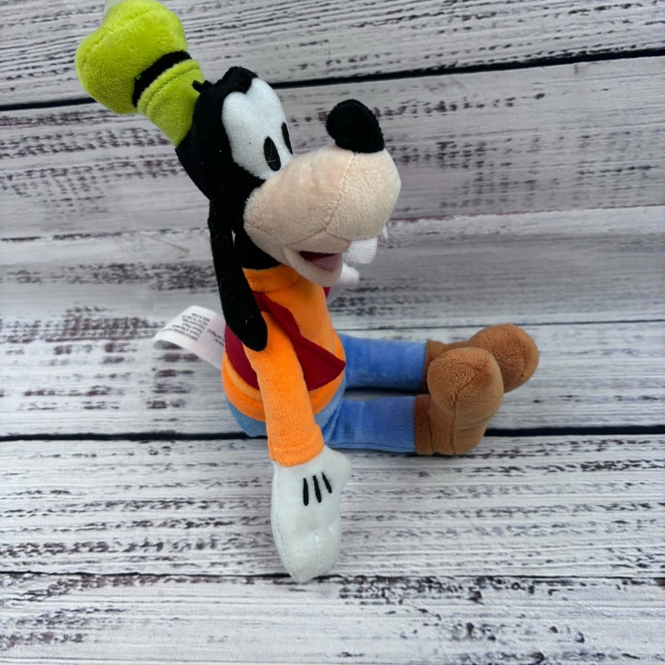 Disney Junior Mickey Sitting Goofy Kids Plush Just Play 711 Inch 2019