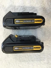 2 New Dewalt DCB201 20V Max Batteries 1.5Ah Lithium Ion Li-Ion Genuine DCB201-2
