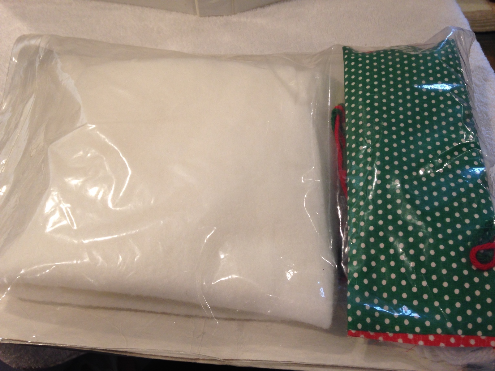 Bett's Needle Art Kit #504 GRAM's XMAS ANGELS Set of 2 Sewing Fabric Pattern 