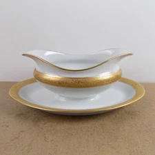 Bernardaud Limoges Villiers Gravy Boat Incrustation or fin Gold Band