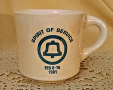 BELL TELEPHONE MUG SPIRIT OF SERVICE FEB 8 14 1981 USA WHITE BLUE BELL SYSTEM.