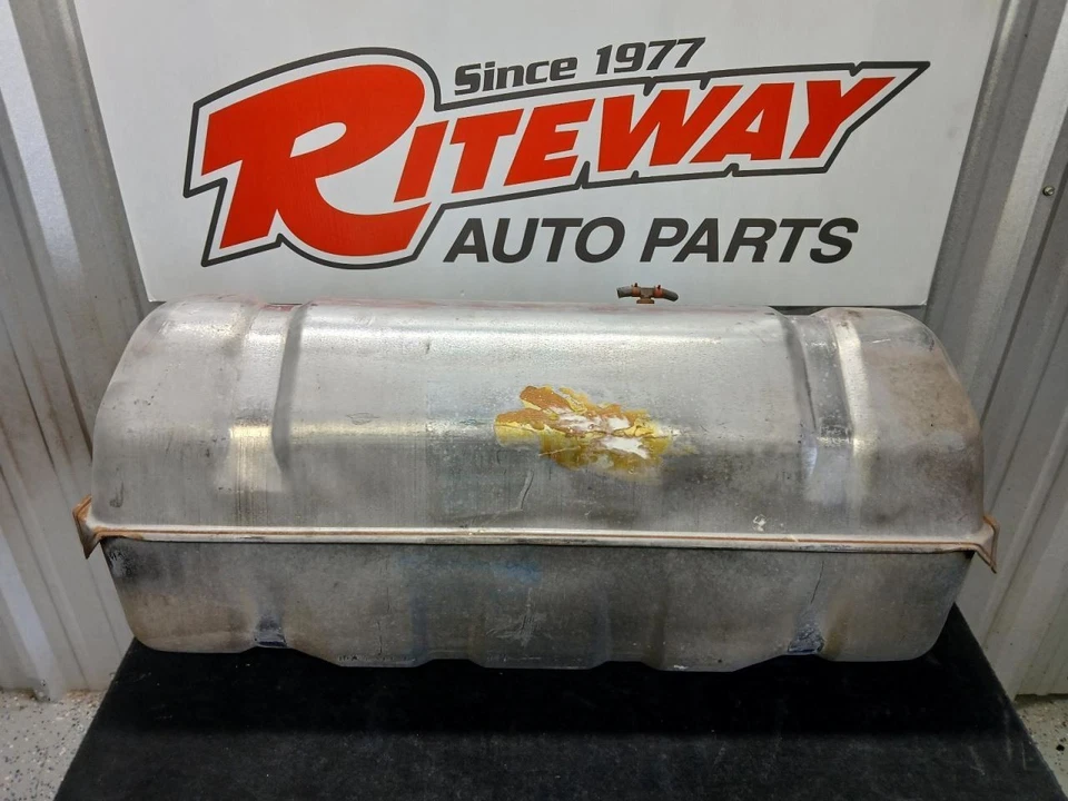 78-82 CORVETTE C3 FUEL TANK ASSEMBLY 00457999 - Image 4 of 4
