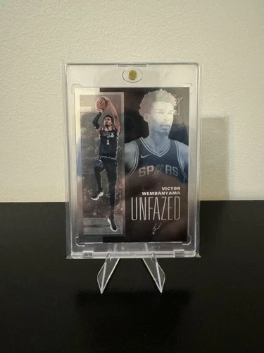 2025 Topps Signature Victor Wembanyama Base (RAW)