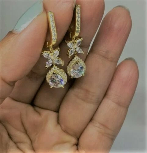 Orecchini con diamanti pendenti in argento sterling