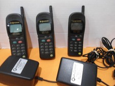 Cell Phone Qualcomm QCP-2700 Vintage Digital, Lot of 3 phones, 2 AC Adapters .