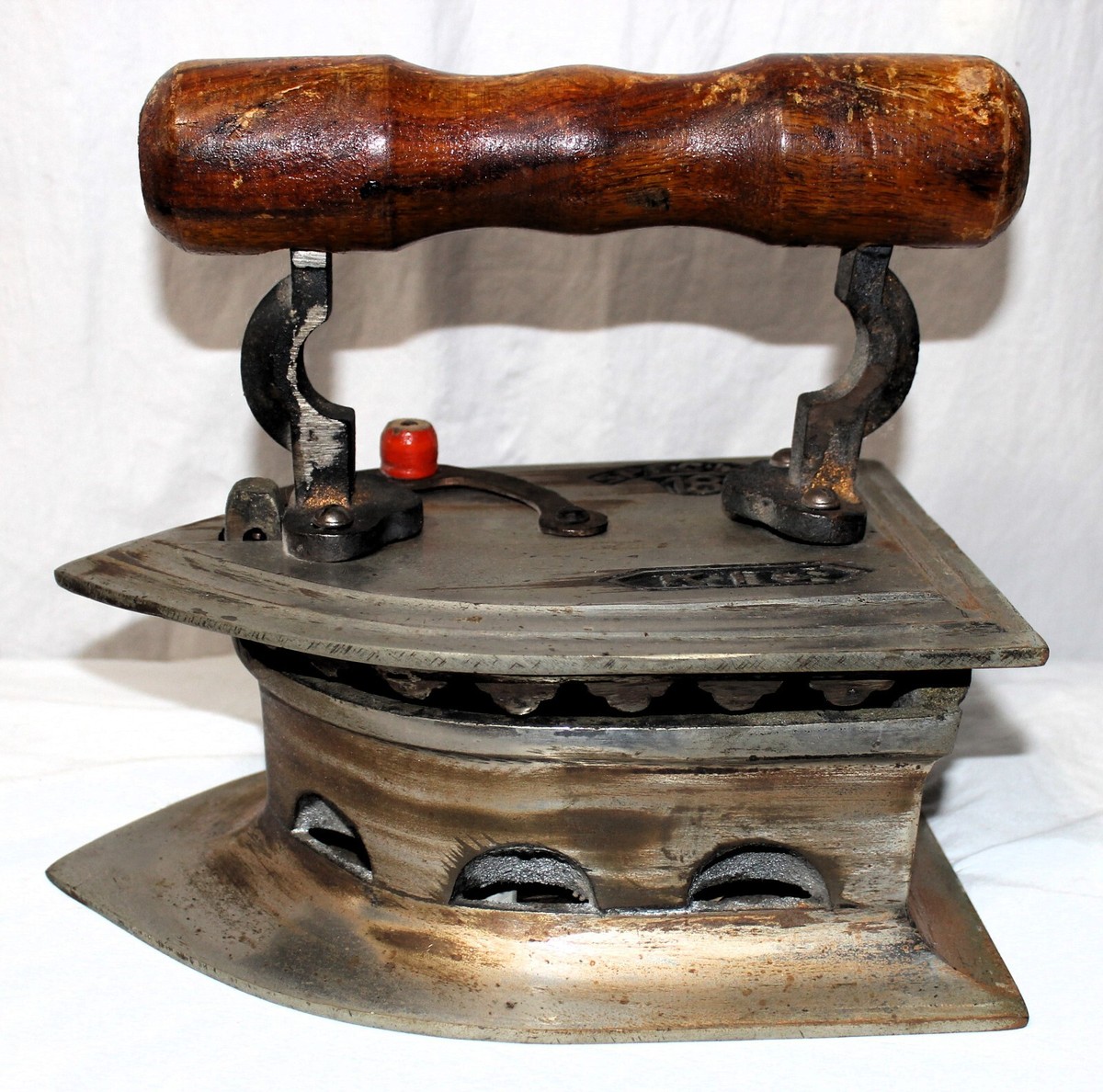 Large Antique KIC Special 18 Cast Iron Coal Fired IRON