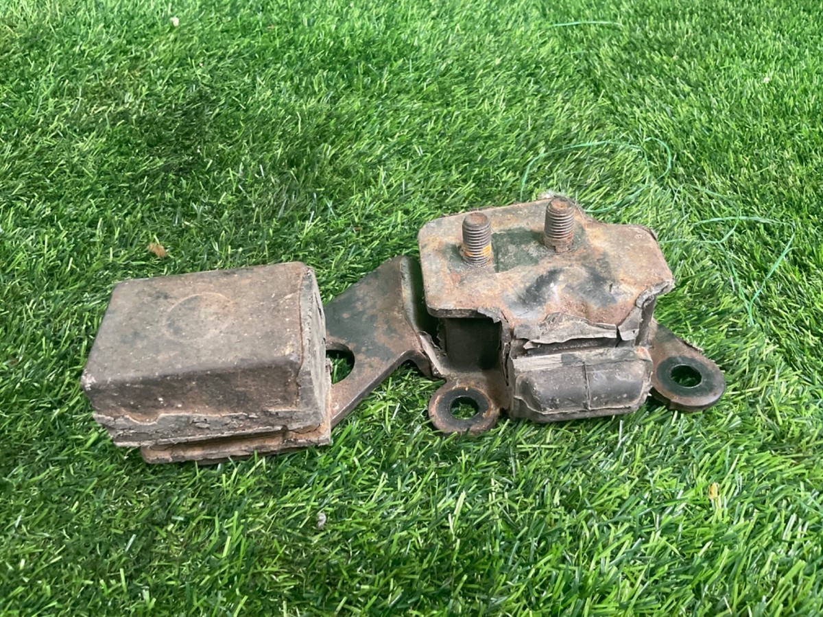 OEM Diff Differential Mount Brace Mazda RX7 FC3S 86-91 628 1E1 | eBay