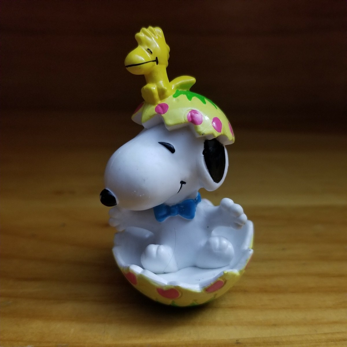 Peanuts Snoopy Easter Egg w Woodstock Mini PVC Figure Toy Figurine