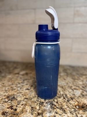 #ad #ad Rubbermaid 20 oz Plastic Water Bottle 7M23 4 Chug Flip Top Lid BLUE Finger Loop $10.80