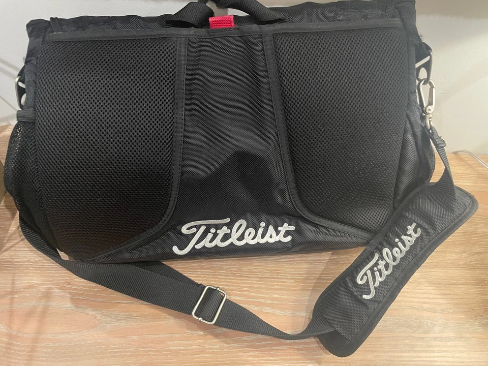 Bolsa de mensajero para computadora Titleist bolsa de golf Titleist con correa para el hombro Foto 2 de 4