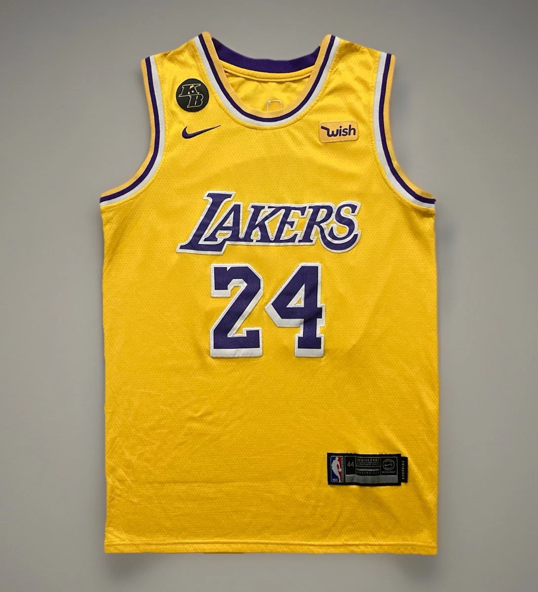 Preços baixos em Tamanho Nike 44 Kobe Bryant Roupas e Souvenirs