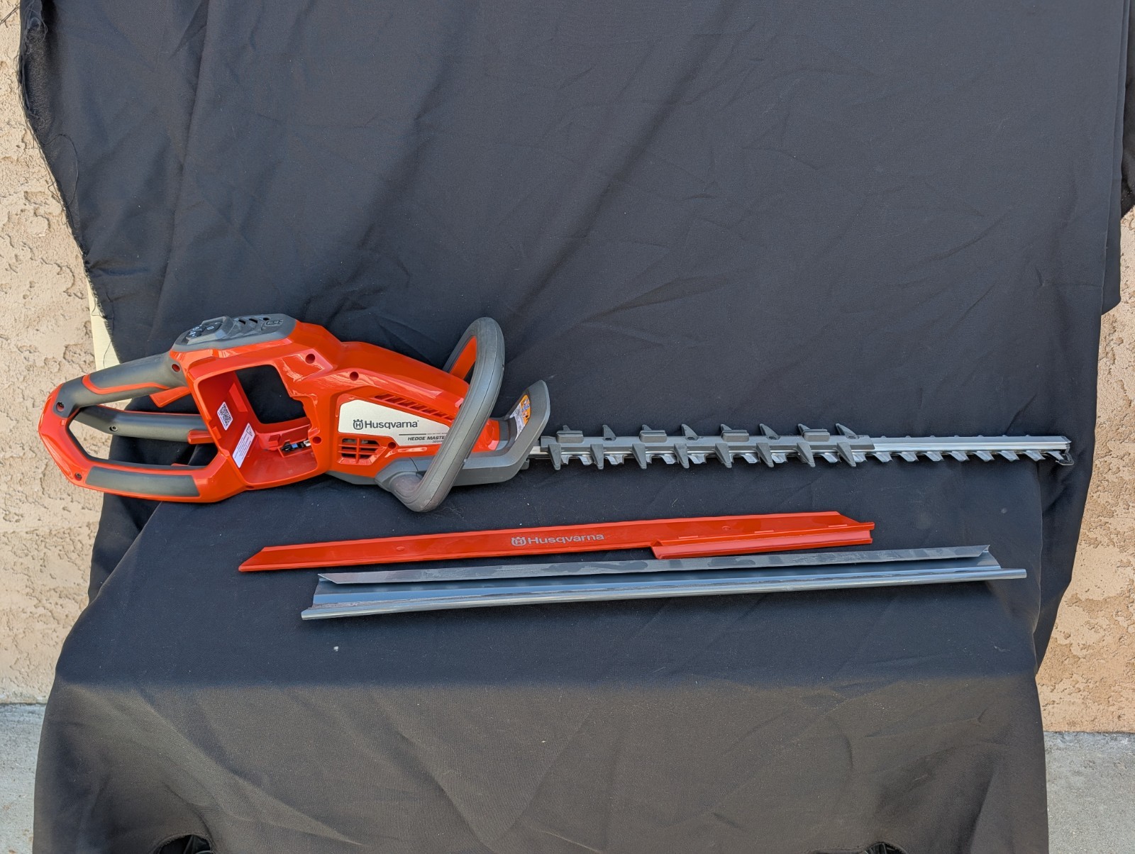 Husqvarna 320iHD60 Hedge Master 24" 40v Hedge Trimmer (TOOL ONLY)