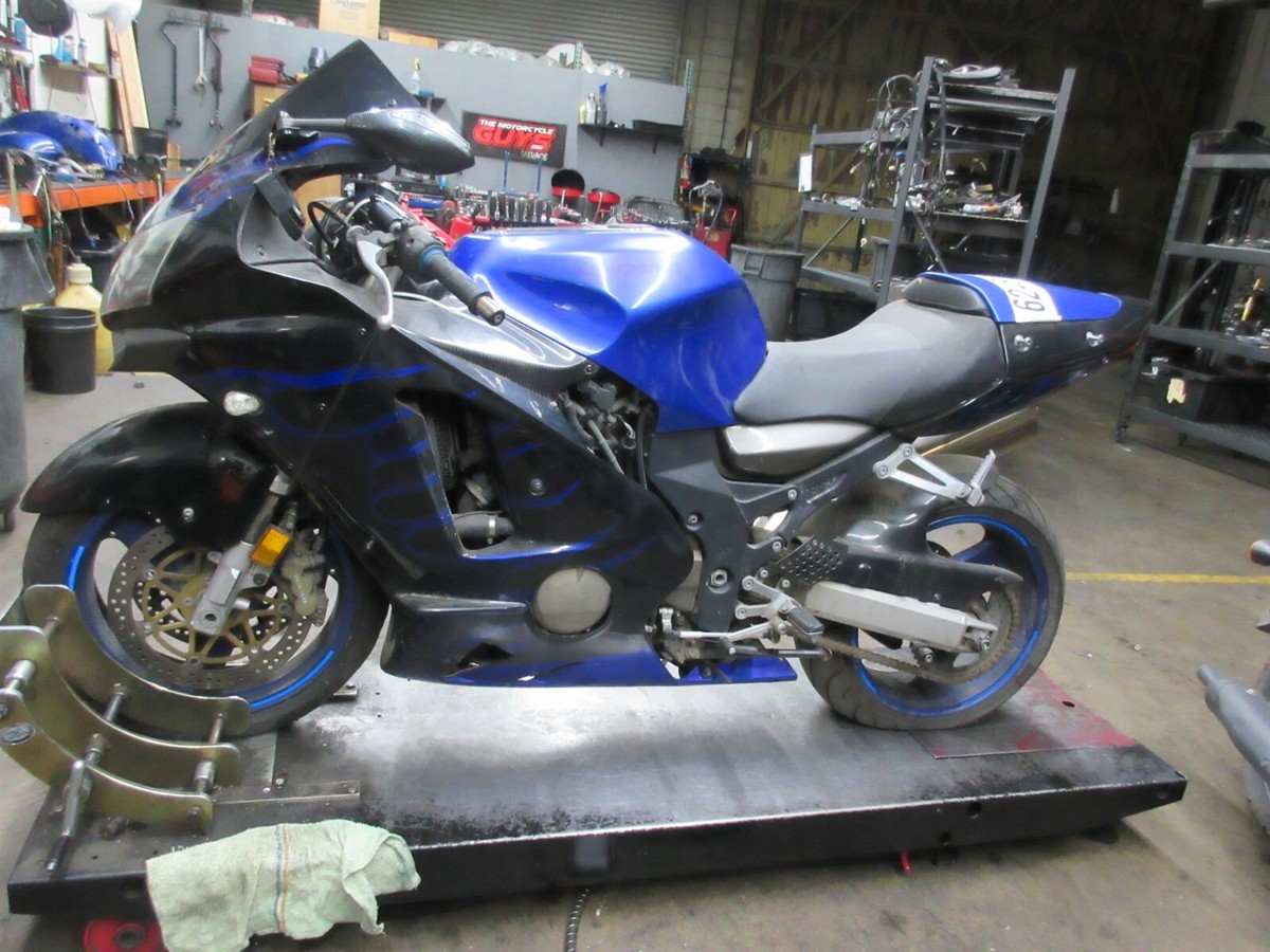 2002 02-06 Kawasaki ZX1200 ZX12R Carbon Fiber Rear Fender 2002 02-06 Kawasaki ZX1200 ZX12R Carbon Fiber Rear Fender