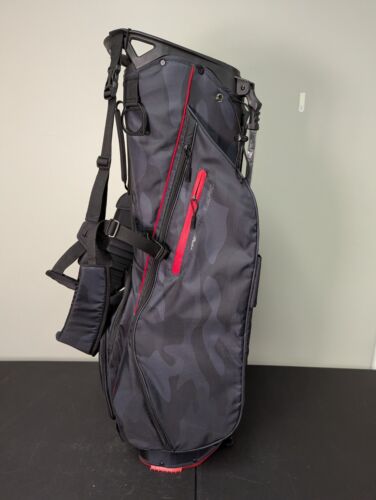 NEW WITH TAGS CALLAWAY HYPERLITE ZERO STAND BAG - BLACK CAMO
