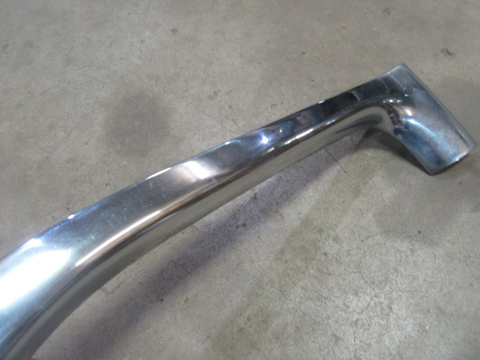 1954 Cadillac Deville sedã exterior para-brisa dianteiro acabamento lateral peça de moldagem D - Imagem 2 de 3