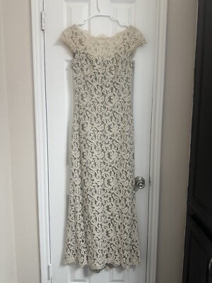 Tadashi Shoji Nude/Ivory Lace Formal Dress  Sz 4P