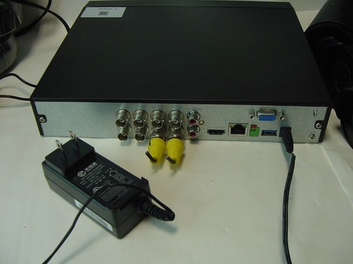 AMCREST SECURITY SYSTEM - DIGITAL VIDEO RECORDER AMDV8M8-S5 - 4 CAMERAS - CABLES - Picture 5 of 9