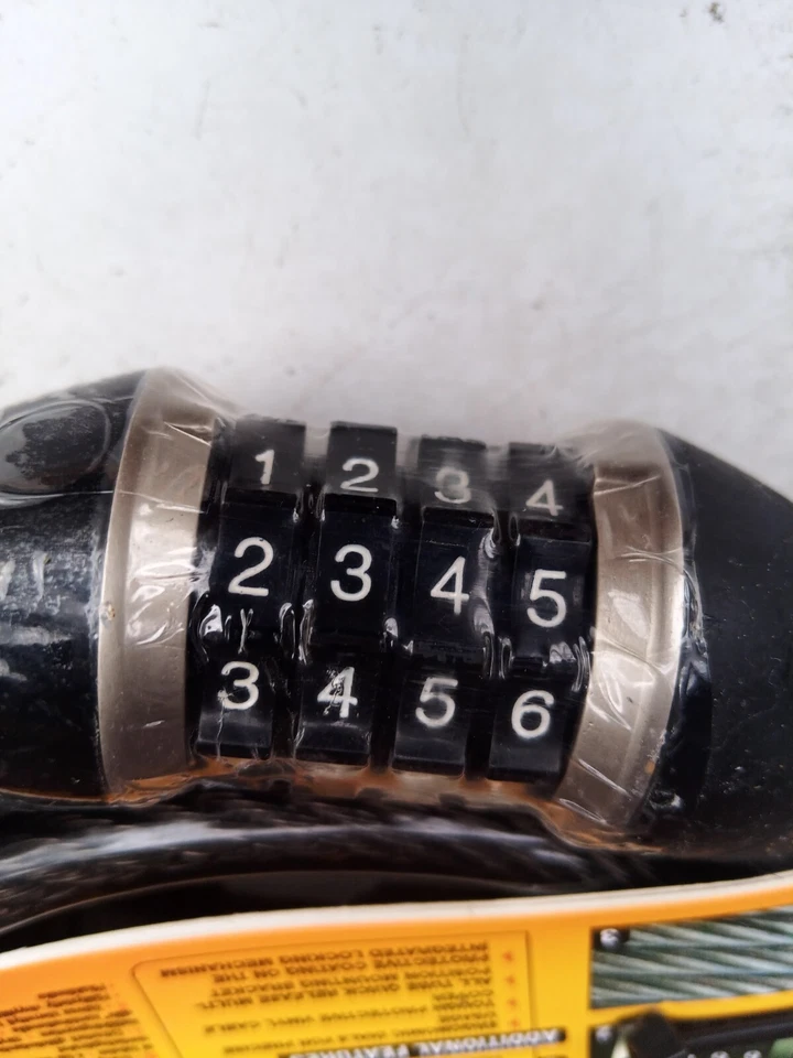 OnGuard 8031 Doberman 6'x.47" High Security Self-Coiling Combination Cable Lock — 第 4/4 张图片