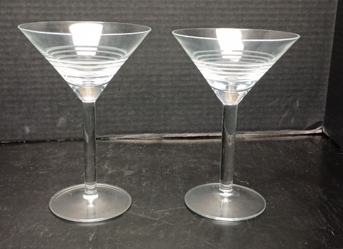 Pair Of Etched Rings Martini Glasses - Picture 5 of 7