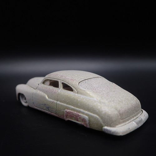 Coupé Mercury 1949 Chopped Barn Find Modelo A Escala 1:64 Coleccionable Diecast - Imagen 5 de 7