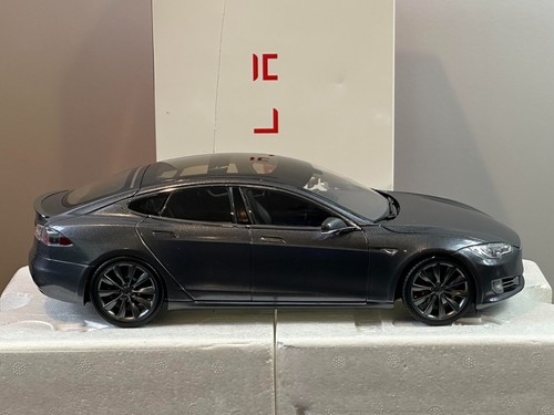 Tesla Diecast Maßstab 1:18 Model S P100D silber *COA offene Box fehlt - Bild 4 von 24