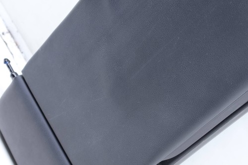 2018-2023 BMW X3 SDRIVE30I G01 - REAR Center SEAT Armrest / CUP Holder 7469761 - Picture 2 of 9