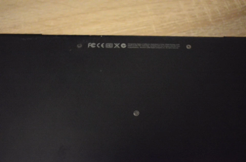 Apple Macbook A1181 2 GHz 2 GB 128 GB SSD Linux Debian 12 - Bild 4 von 4