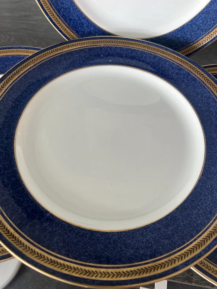 Bridgwood 4 x Dinner Plates Blue With Gold Gilt Pattern 2125 Very Good Condition - Image 2 of 4
