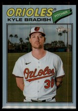 2026 Topps Heritage #16 Kyle Bradish Chrome Refractors
