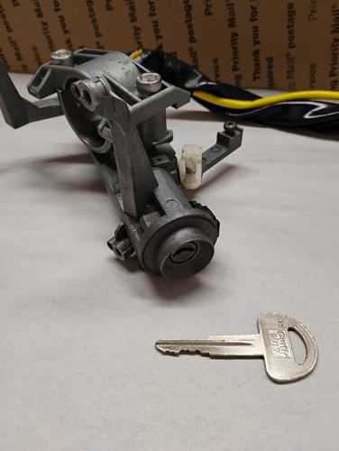 99-02 Suzuki Grand Vitara Ignition Switch & LH RH Trunk Door Locks w key - Picture 4 of 7