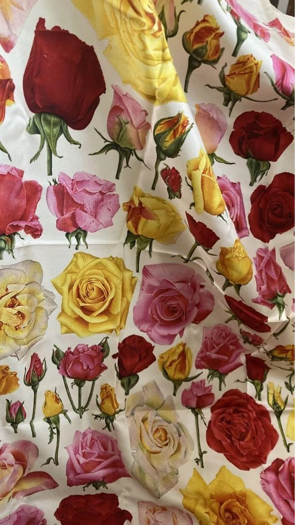 Foulard GUCCI fleur occasion soie rouge 100%