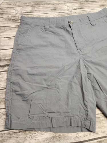 Columbia Men's Size 32 Flat Front 8" Inseam Cotton Gray Chino Shorts - Picture 3 of 10