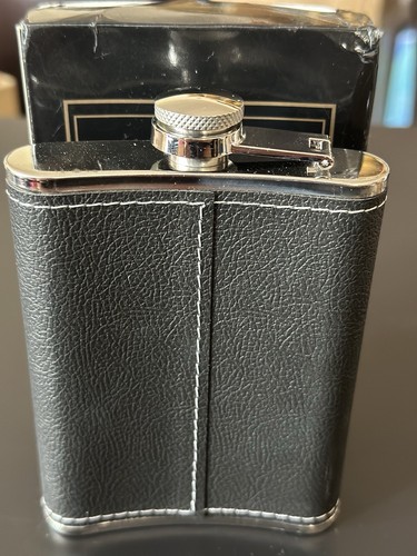 8oz Jack Daniels Polished Stainless Steel Hip Flask Faux Black Leather - Picture 2 of 3