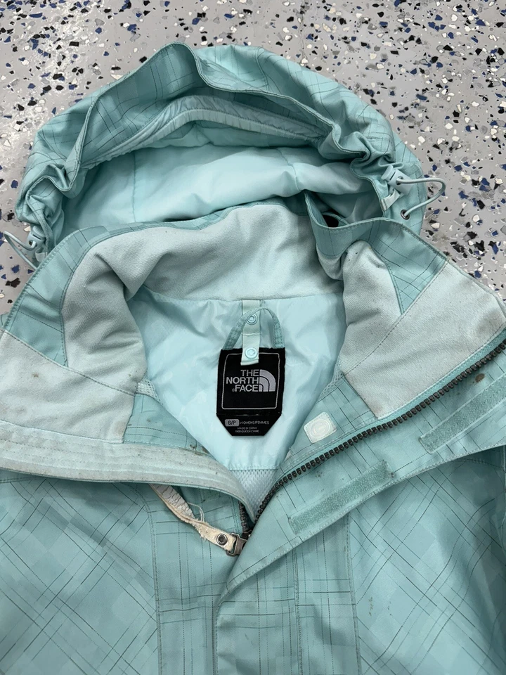 The North Face Women's HyVent Ski/Snowboard Jacket Hood Size Small Needs Cleaned - Image 4 of 4