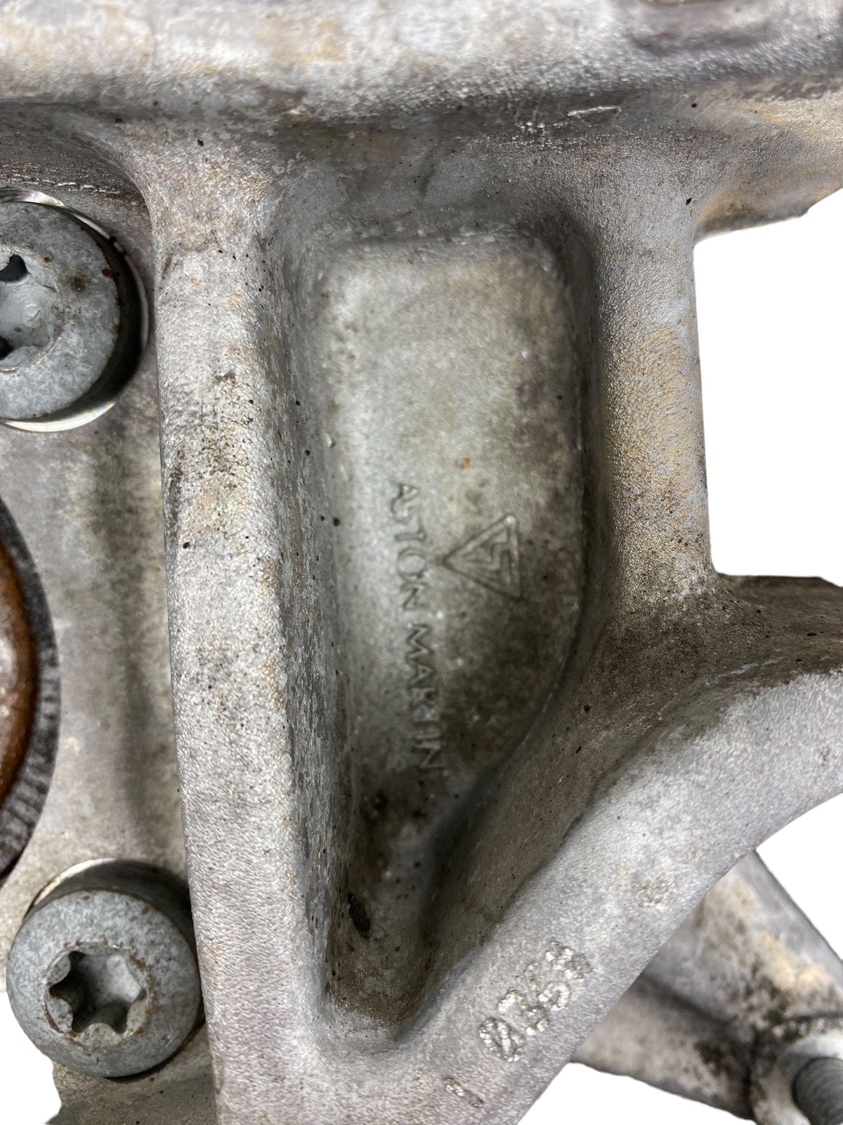 2019 ASTON MARTIN VANTAGE COUPE OEM 4.0L RWD REAR RIGHT KNUCKLE SPINDLE HUB