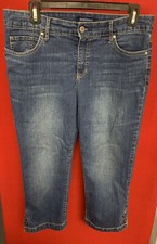 Women s Bandolino Mandie Denim Capri Pants- Size 8